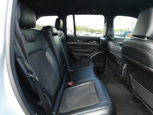 Used 2022 Jeep Grand Cherokee Trailhawk image 37