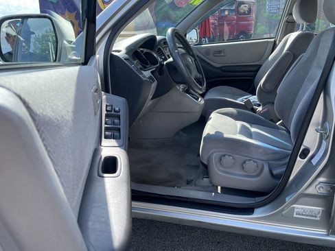 Used 2001 Toyota Highlander 2WD V6 image 14