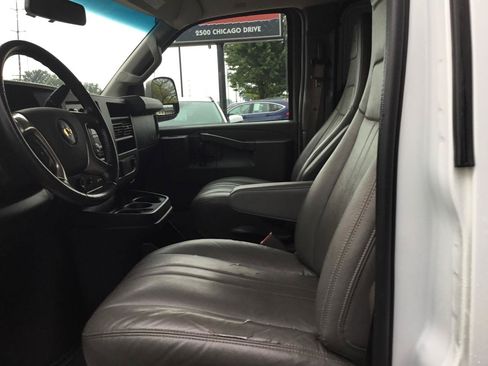 Used 2019 Chevrolet Express 2500 w/ Driver Convenience Package RWD image 15