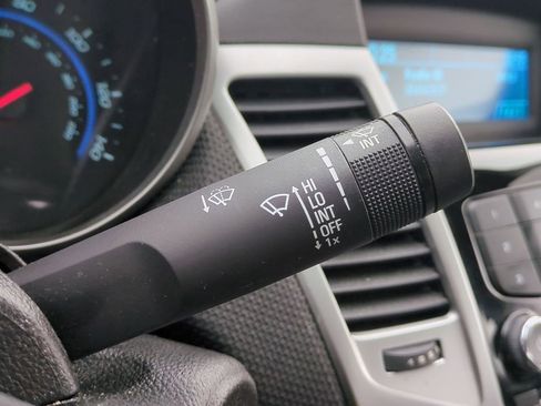 Used 2016 Chevrolet Cruze LT image 25