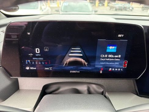 Certified 2025 Chevrolet Traverse LT w/ Driver Confidence Package AWD/4WD image 15