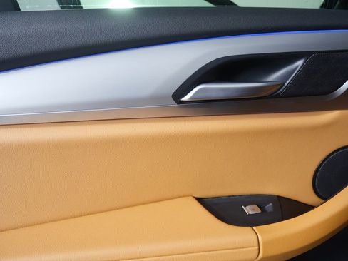 Certified 2025 BMW X4 xDrive30i image 13