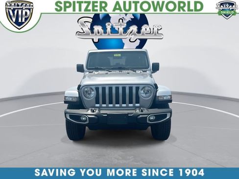 Used 2019 Jeep Wrangler Unlimited Sahara AWD/4WD image 3