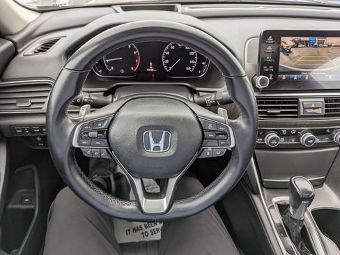 Used 2018 Honda Accord Touring image 18