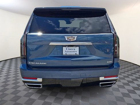 Used 2025 Cadillac Escalade Premium Luxury Platinum AWD/4WD image 5