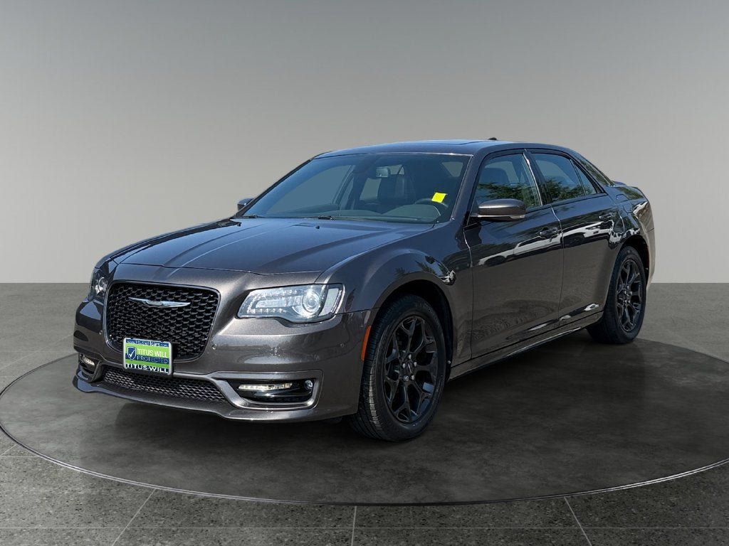 Used 2019 Chrysler 300 S w/ 300S Premium Group AWD/4WD image 4