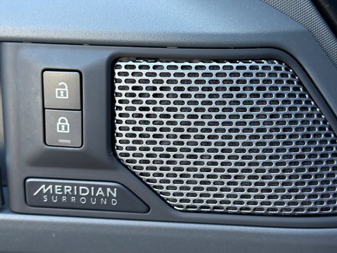 Used 2020 Land Rover Defender 110 X AWD/4WD image 32