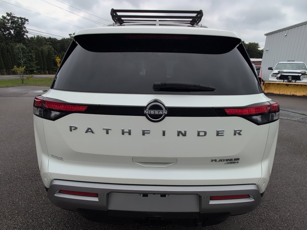 Used 2023 Nissan Pathfinder Platinum AWD/4WD image 6