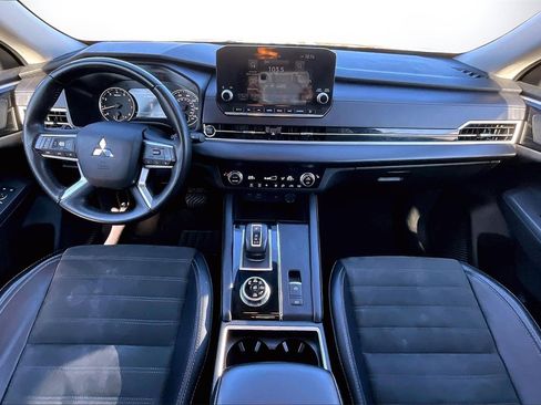 Used 2024 Mitsubishi Outlander SE image 15