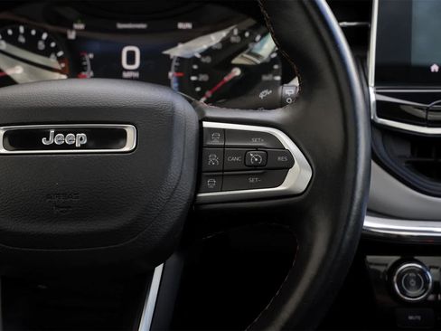 Used 2022 Jeep Compass Limited w/ Sun and Sound Group image 11