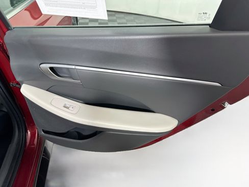 Used 2025 Hyundai Sonata SEL FWD image 28