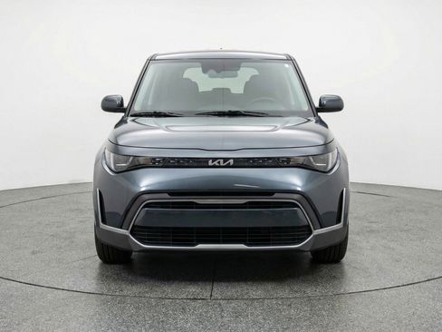 Used 2025 Kia Soul LX w/ LX Technology Package FWD image 2