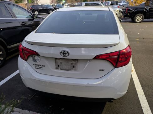 Used 2018 Toyota Corolla SE image 6