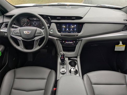 New 2026 Cadillac XT5 Luxury w/ LPO, Floor Liner Package image 17