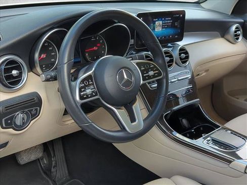 Certified 2022 Mercedes-Benz GLC 300 image 9
