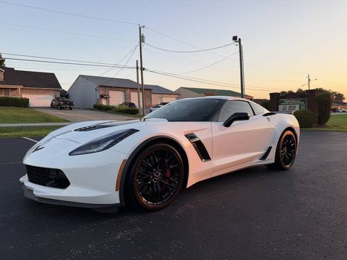 Used 2015 Chevrolet Corvette Z06 w/ 2LZ Preferred Equipment Group RWD image 1