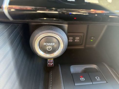 Certified 2024 Toyota Venza XLE image 15