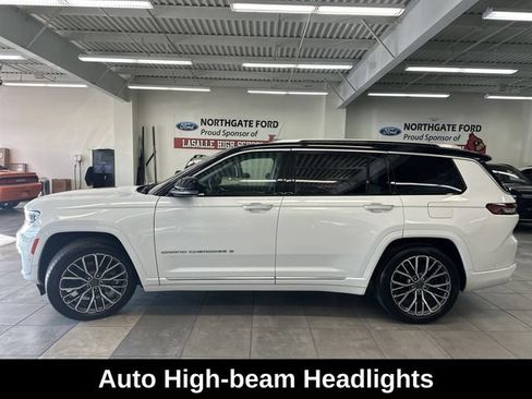 Used 2023 Jeep Grand Cherokee L Summit w/ Advanced Protech Group IV AWD/4WD image 17
