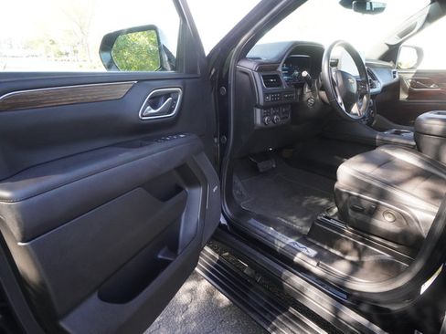 Used 2024 Chevrolet Tahoe High Country AWD/4WD image 11