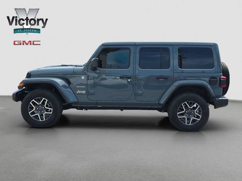 Used 2024 Jeep Wrangler Unlimited Sahara w/ Technology Group AWD/4WD image 6