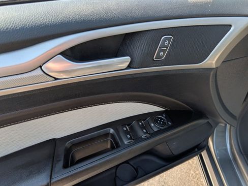 Used 2020 Ford Fusion SE w/ Equipment Group 151A image 25