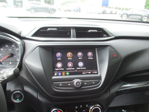 Used 2023 Chevrolet TrailBlazer LT FWD image 16