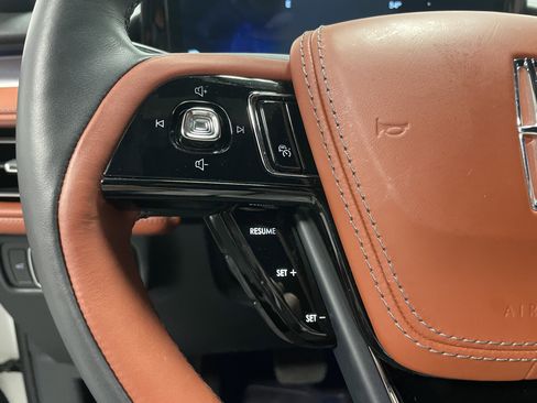 Used 2025 Lincoln Aviator Reserve w/ Equipment Group 201A image 18