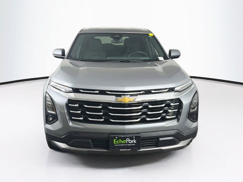 Used 2025 Chevrolet Equinox LT FWD image 2