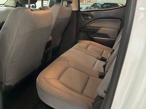 Used 2018 Chevrolet Colorado LT image 15