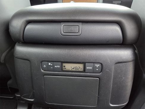 Used 2021 Nissan Armada SL w/ Captain's Chairs Package image 19