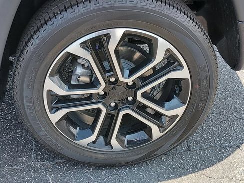 Used 2022 Jeep Compass Limited AWD/4WD image 14
