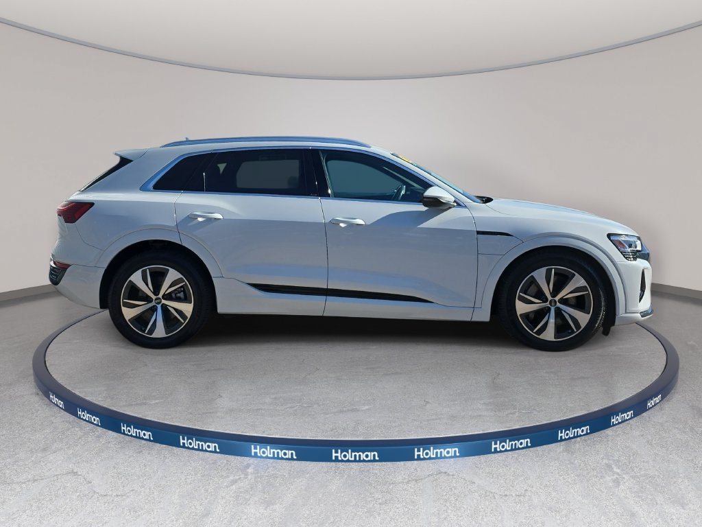 Used 2024 Audi Q8 e-tron Premium AWD/4WD image 5