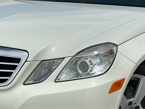 Used 2011 Mercedes-Benz E 350 4MATIC Sedan image 4
