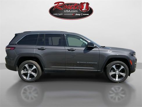 Used 2023 Jeep Grand Cherokee 4WD 4xe image 5