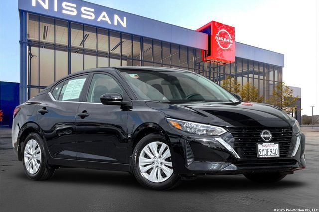 Certified 2025 Nissan Sentra S FWD image 1