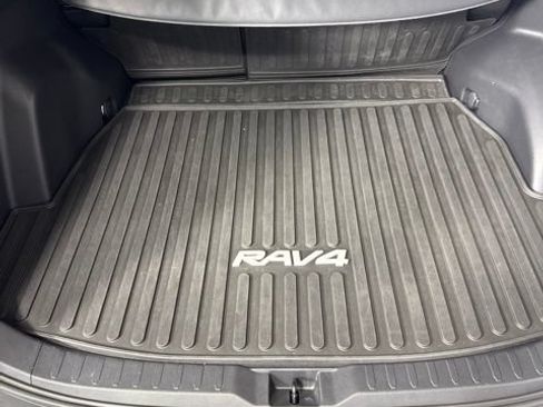 Used 2019 Toyota RAV4 XLE AWD/4WD image 30