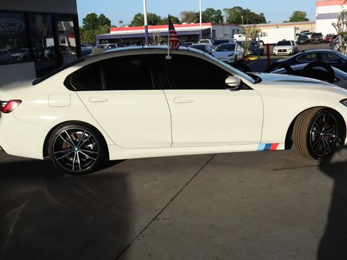Used 2019 BMW 330i Sedan w/ M Sport Package image 4