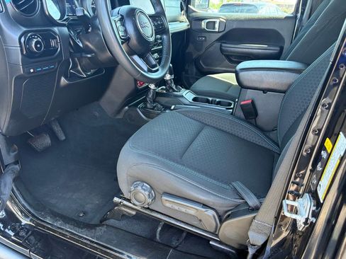 Used 2024 Jeep Wrangler Unlimited Rubicon 4xe AWD/4WD image 14