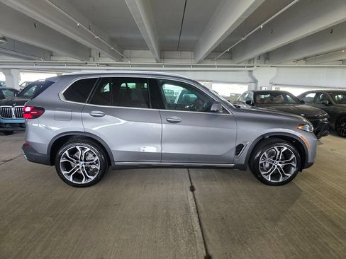 New 2026 BMW X5 xDrive40i w/ Climate Comfort Package AWD/4WD image 3