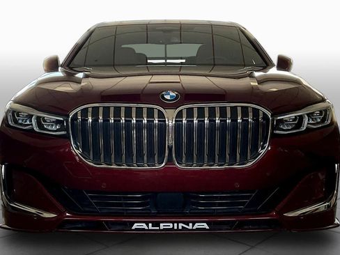 Used 2022 BMW ALPINA B7 xDrive w/ Luxury Rear Seating Package image 3