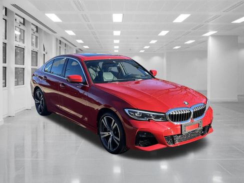 Used 2021 BMW 330i xDrive Sedan AWD/4WD image 3