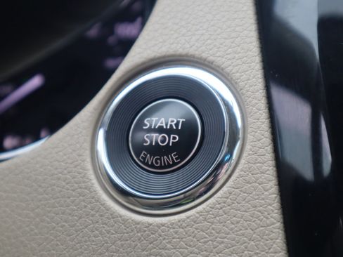 Used 2015 Nissan Rogue SV w/ SV Moonroof Package image 58