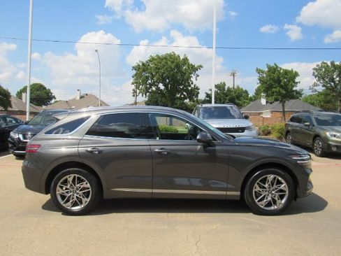 Used 2022 Genesis GV70 2.5T w/ Select Package image 5