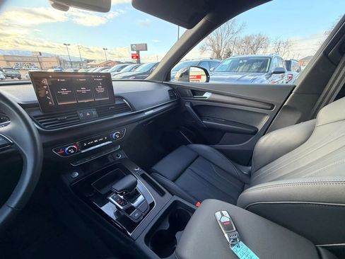 Used 2024 Audi Q5 2.0T Premium w/ Convenience Package image 18