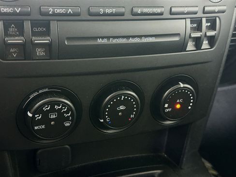 Used 2006 MAZDA MX-5 Miata Sport image 21