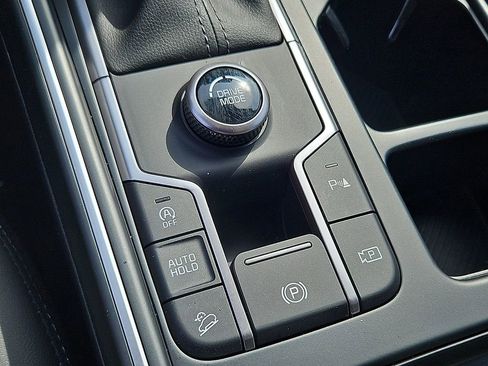 Certified 2025 Kia Sorento S FWD image 16