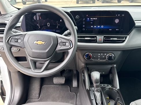 Used 2024 Chevrolet TrailBlazer LS AWD/4WD image 7