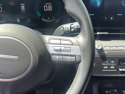 Used 2025 Hyundai Kona SEL AWD/4WD image 18