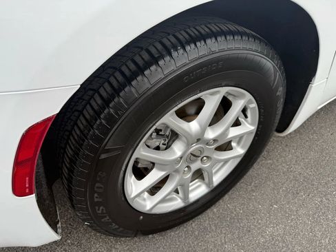 Used 2022 Chrysler Pacifica Touring-L image 11