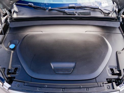 Used 2023 Volvo XC40 Recharge Ultimate image 32